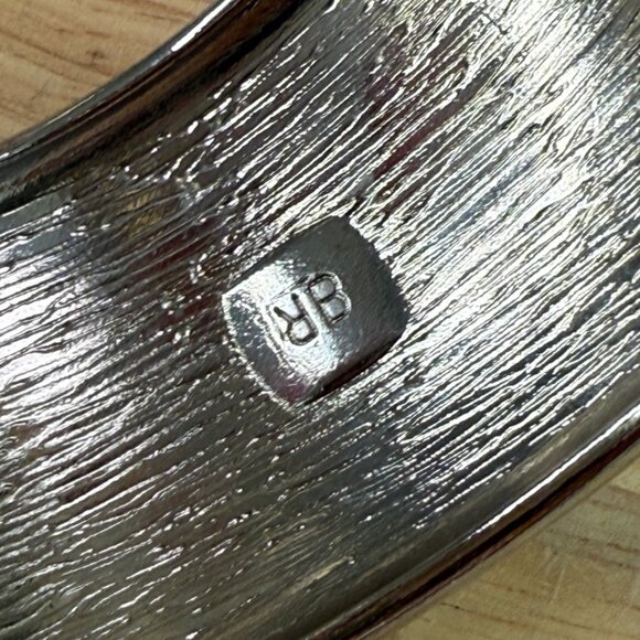 Banana Republic Herringbone Enamel Hinged Bracelet 5.5"-7.25" Adjustable Fit Cre - Picture 7 of 7